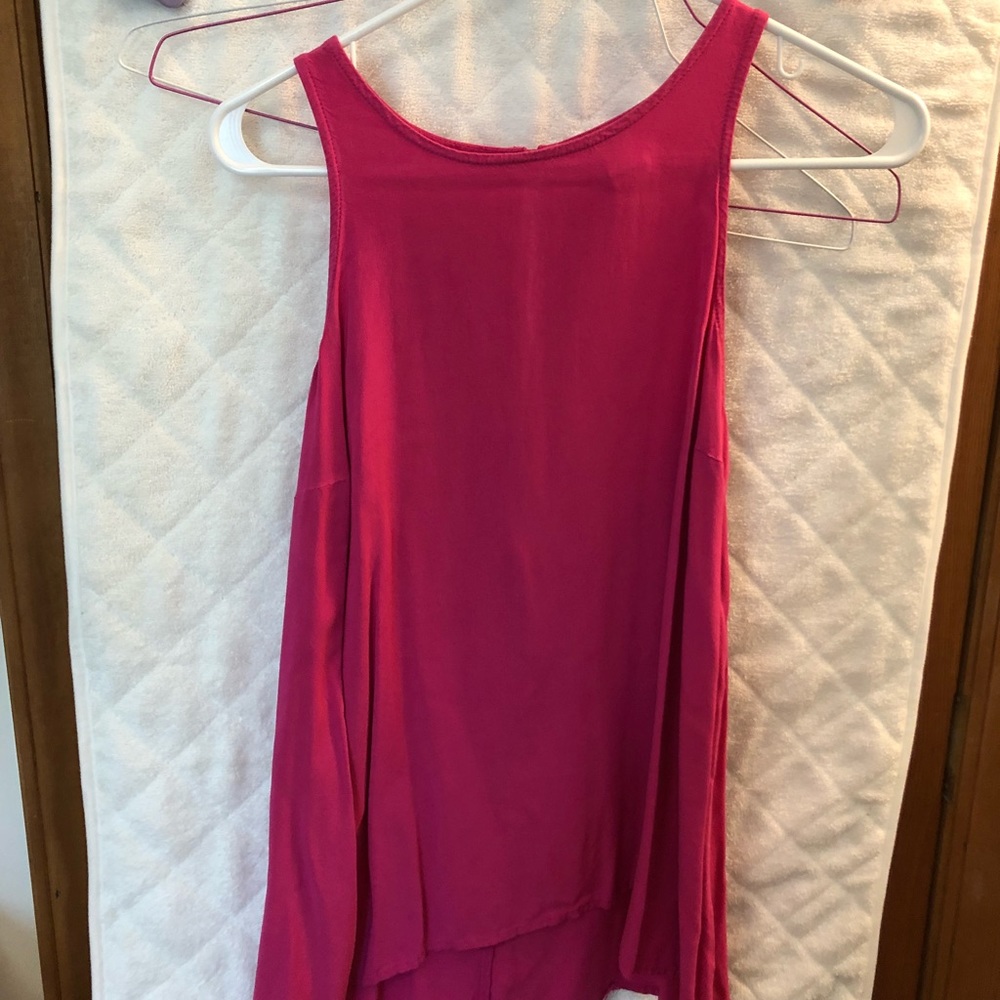 Pink tank top